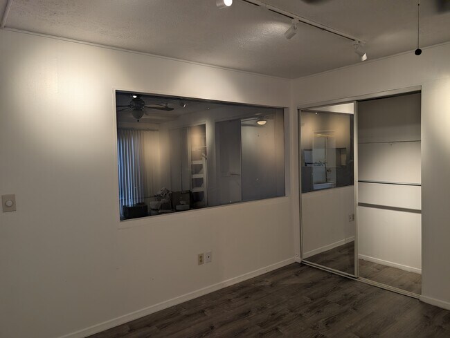 Building Photo - Warsaw Condo Unit 39