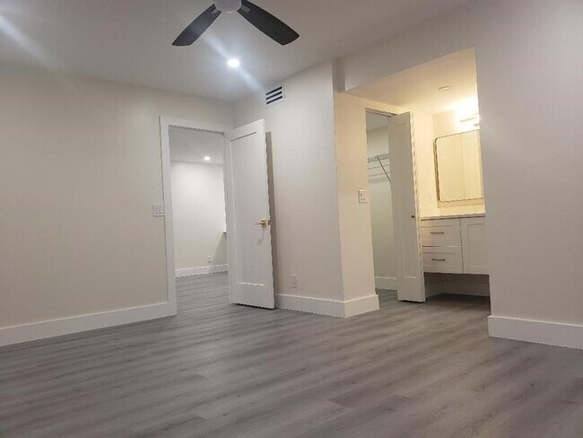 Building Photo - 829 Camino Rd