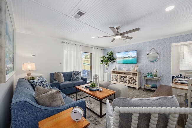 Building Photo - All Inclusive Seasonal Rental Available Oc...