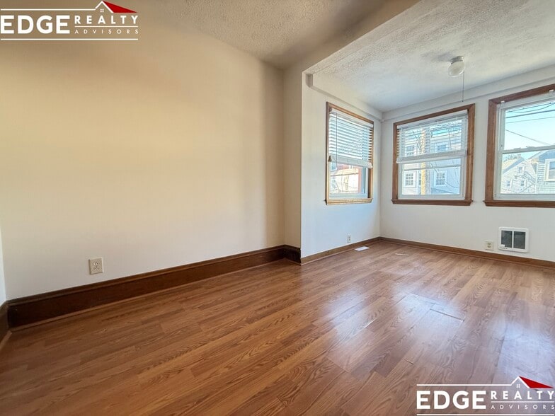 Building Photo - 38 Turner St