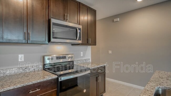 Building Photo - 5816 Ocean Isle Dr