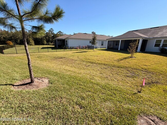 Building Photo - 381 Pelton Pl