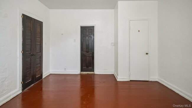 Building Photo - 252 S Tenth Ave