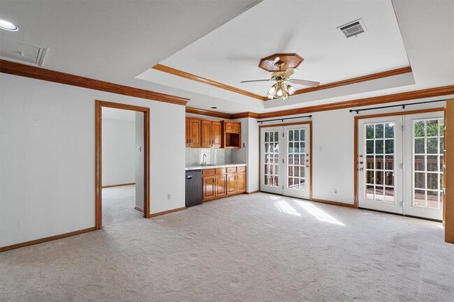 Building Photo - 1903 Port Royal Dr