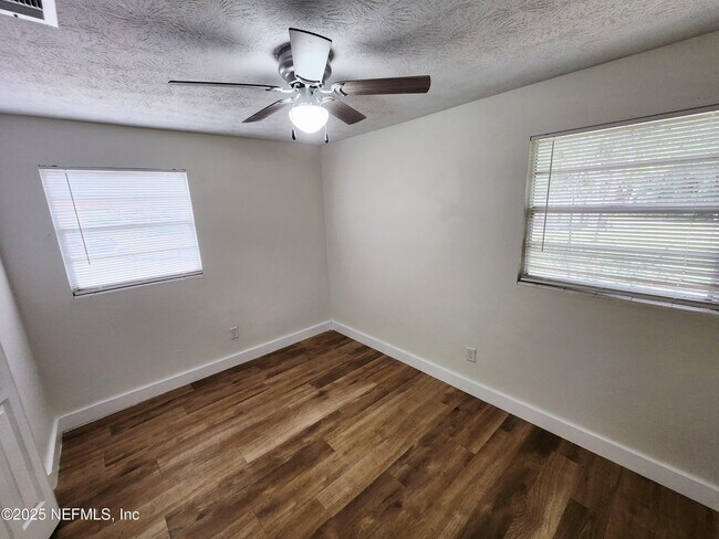 Building Photo - 10235 Monaco Dr