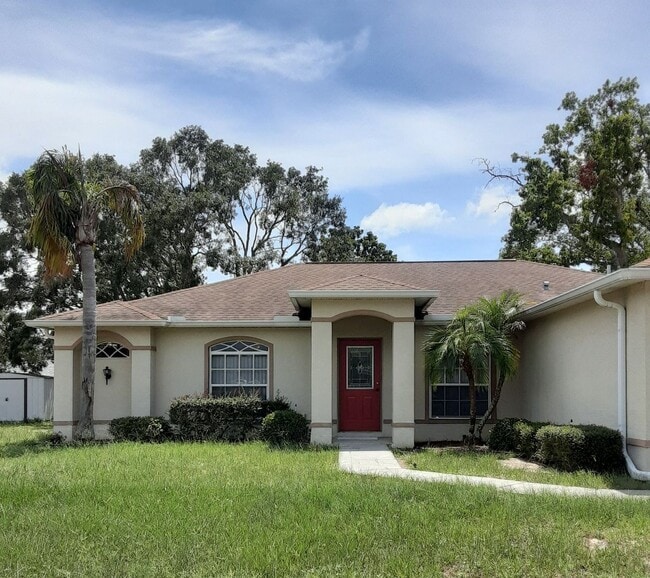 Primary Photo - 3 Bedroom Home Close to Everything!