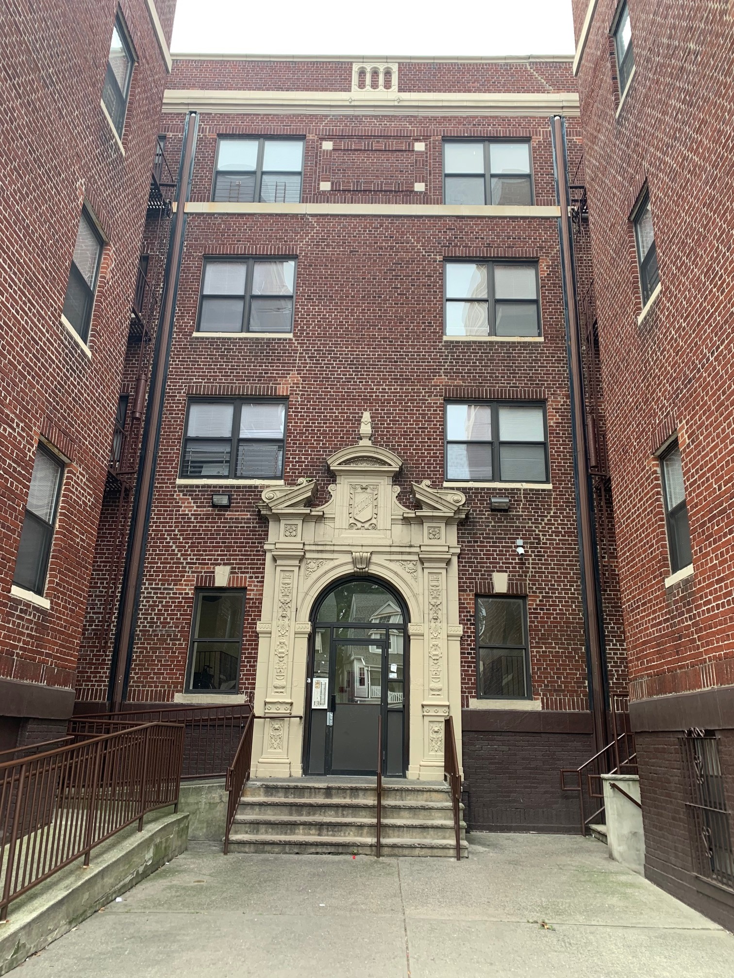 Building Photo - 227 Park Ave