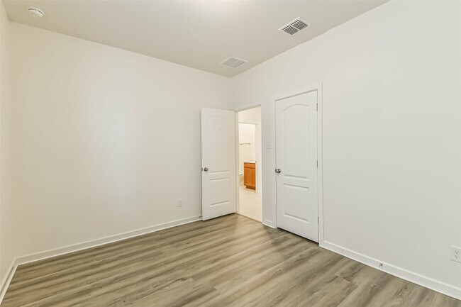 Building Photo - 9115 Brixham Dr