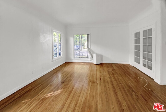 Building Photo - 351 N Sierra Bonita Ave