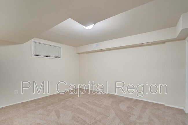 Building Photo - 7021 Whittier Blvd