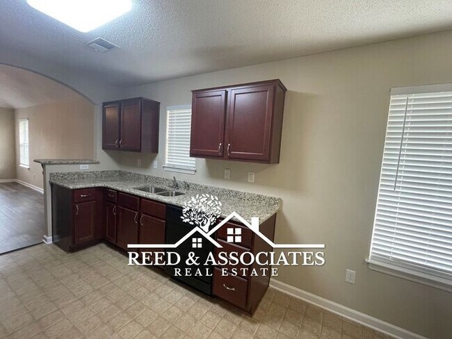 Building Photo - Corner Lot Located in Cordova