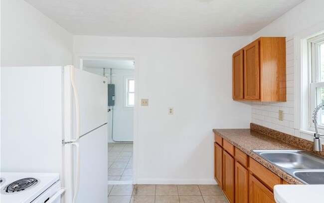 Building Photo - 57 Walbrook Ave
