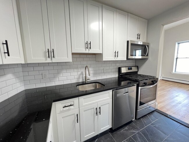 Building Photo - 48 Bright St