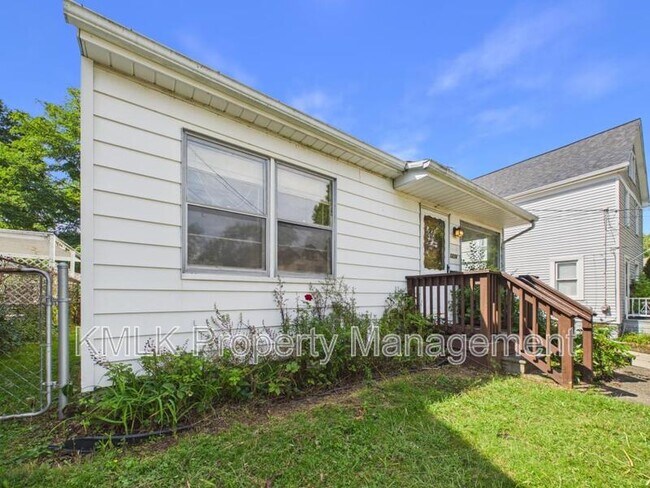 Building Photo - 1274 Collinwood Ave