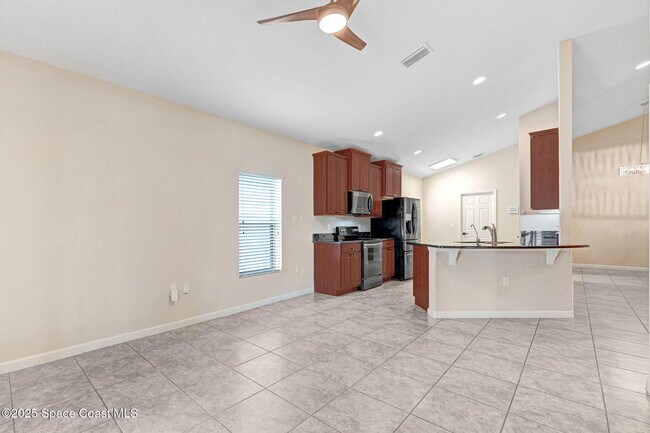 Building Photo - 4000 Harvest Cir