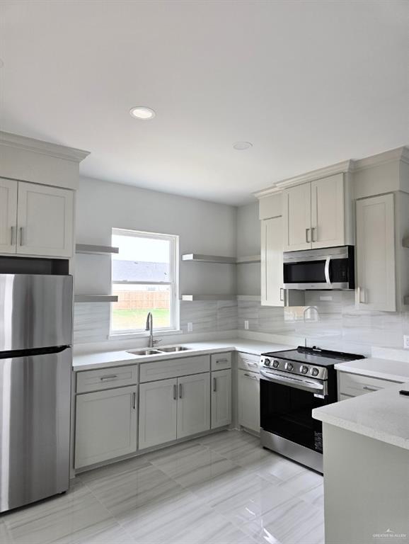 Building Photo - 13 Dragonfly St