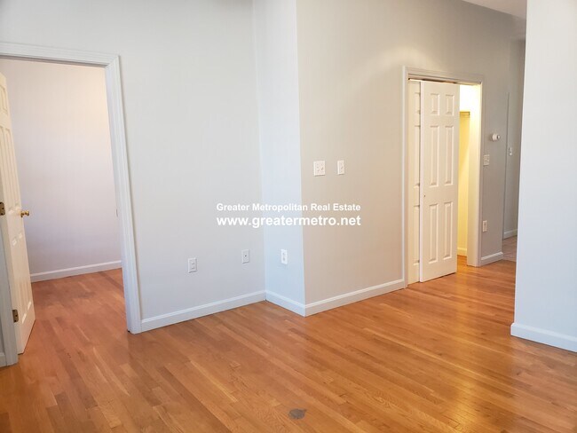 Building Photo - 40 N Bennet St