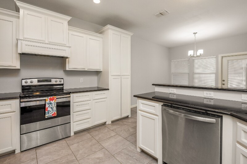 Building Photo - 6402 Williams Dr