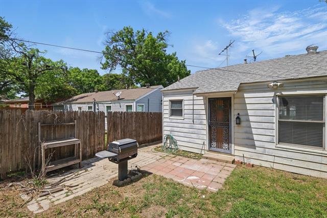 Building Photo - 2104 W Lotus Ave