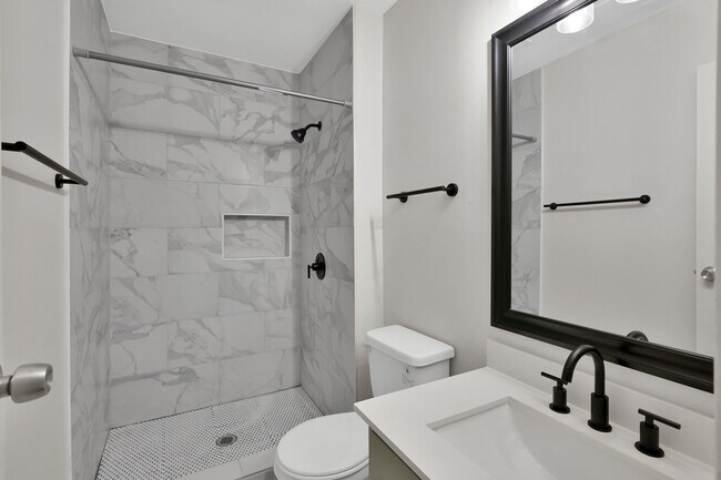 Building Photo - 21 Gambrel Oak Pl