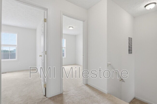 Building Photo - 75 Foal Ln