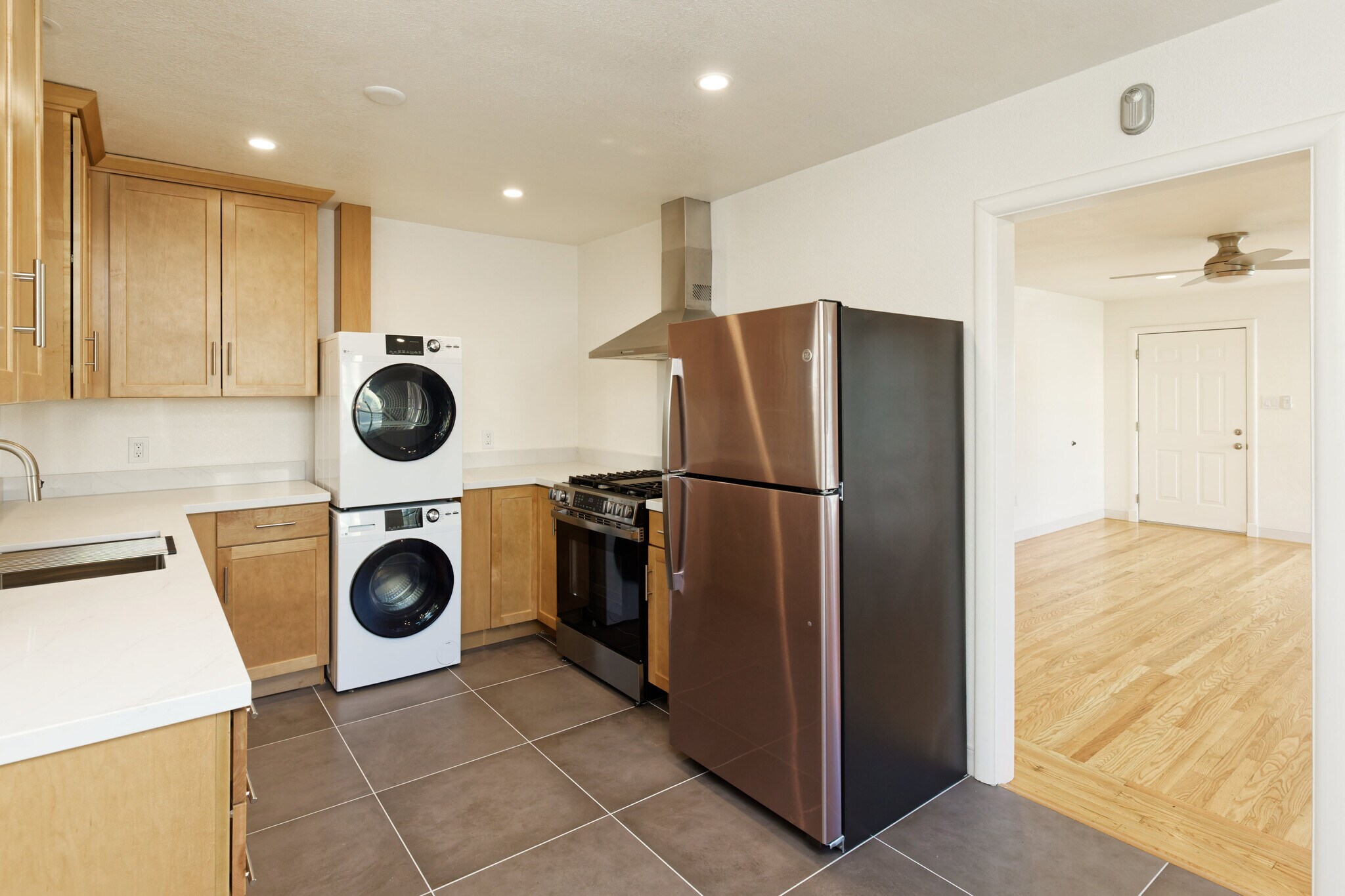 Building Photo - 6152 Overdale Ave