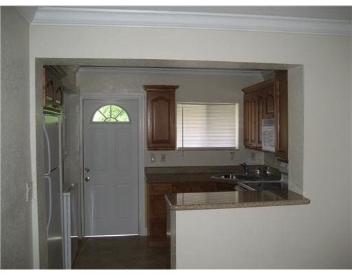 Building Photo - 5900 SW 26th St