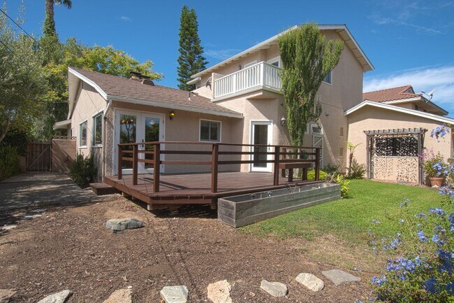 Building Photo - 2412 Via Marina