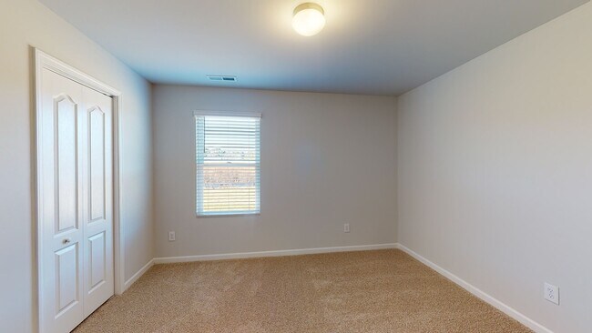 Building Photo - 129 Maple Tree Ln