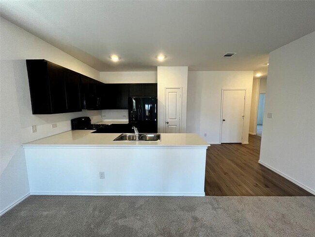 Building Photo - 2400 Fullmoon Dr