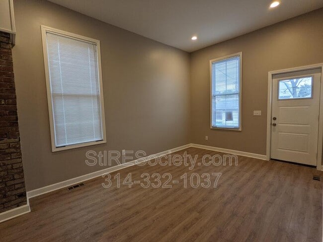 Building Photo - 2206 Blendon Pl