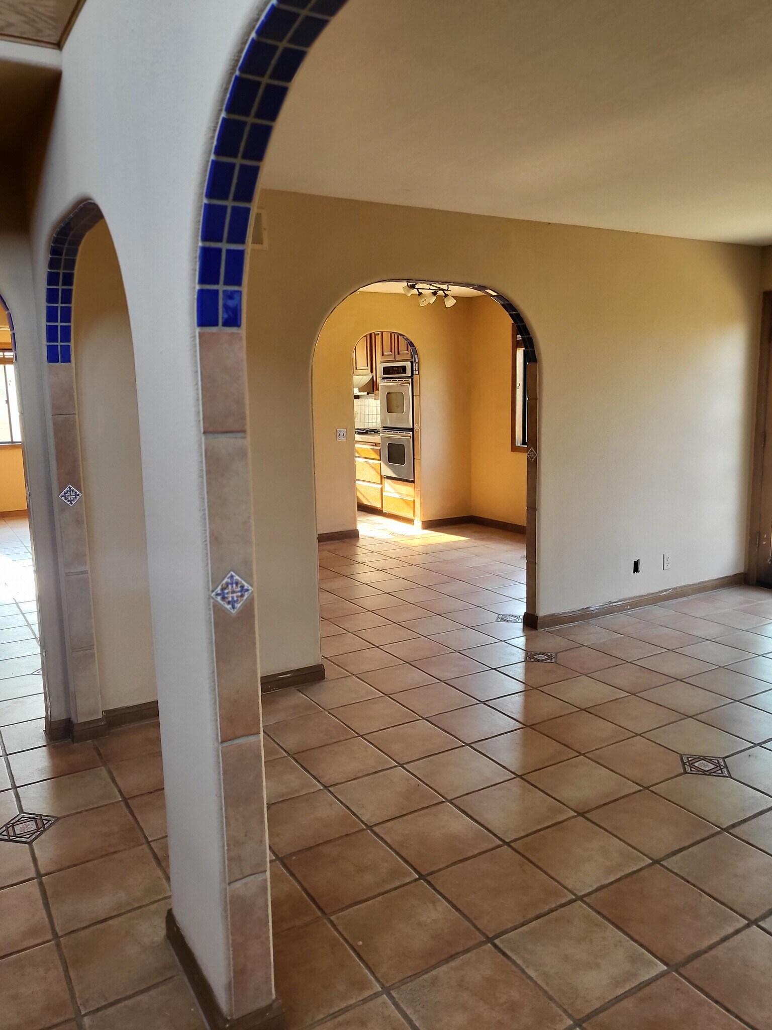 Building Photo - 658 Coronado Hills Dr