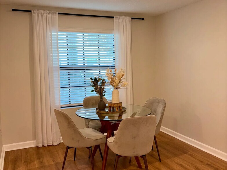 Building Photo - 5049 Genove Pl