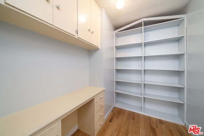 Building Photo - 1411 Hayworth Ave
