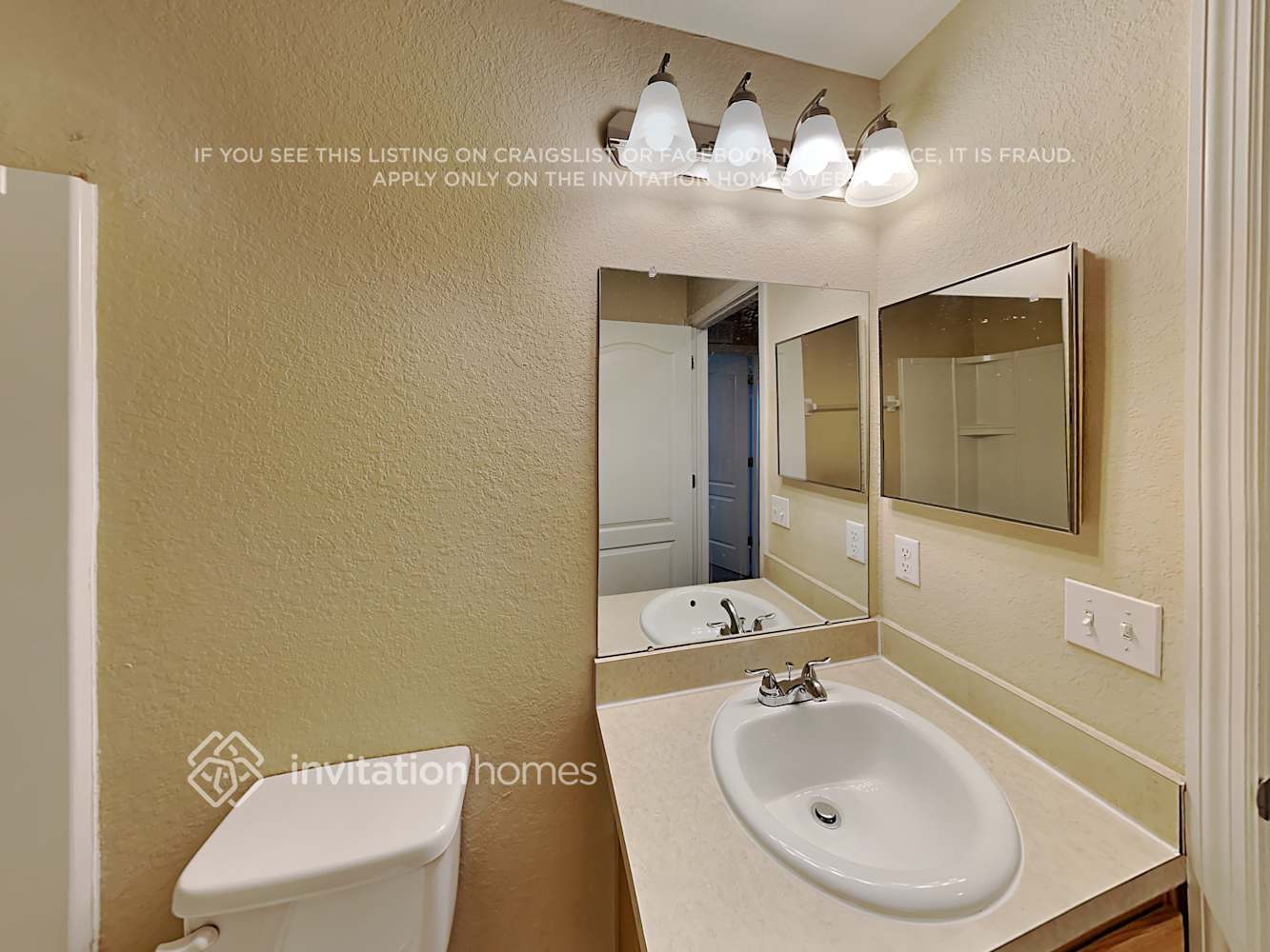 Building Photo - 6885 Heatherbrook Dr