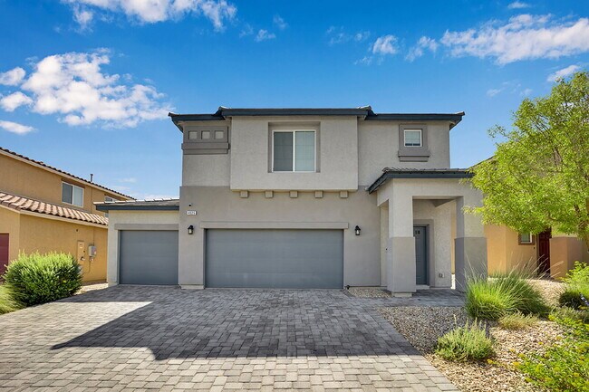 Primary Photo - Gorgeous 5 Bedroom home!