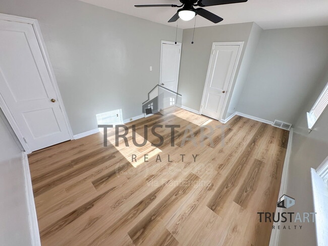 Building Photo - 217 Stevens St