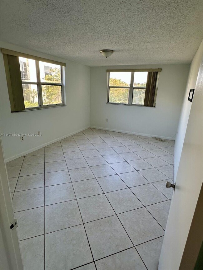 Building Photo - 8363 Lake Dr