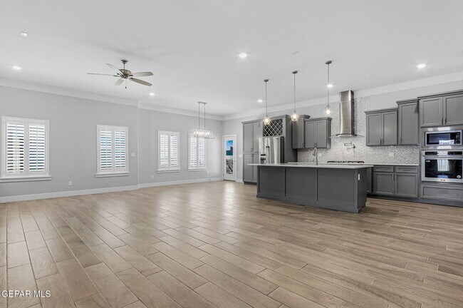 Building Photo - 13580 Lawkland St