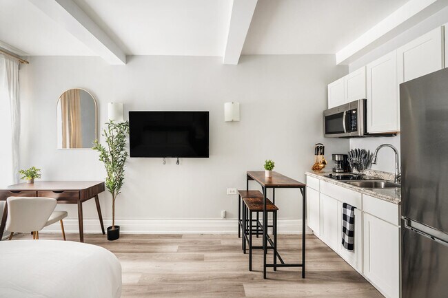 Building Photo - 234 W 73rd St