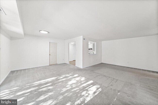 Building Photo - 102 Mountainview Dr