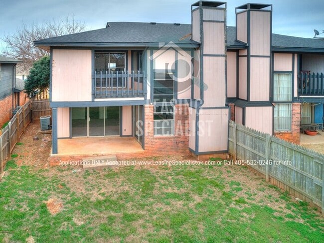 Building Photo - Spacious Updated 3 Bed 2 bath Home