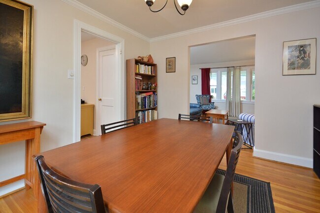 Building Photo - Highly Desirable Trinity Park