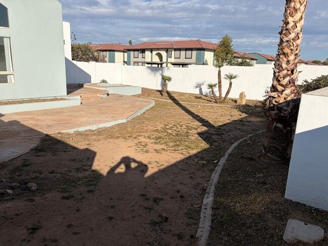 Building Photo - 2 Bedroom 2.5 Bath Townhome!