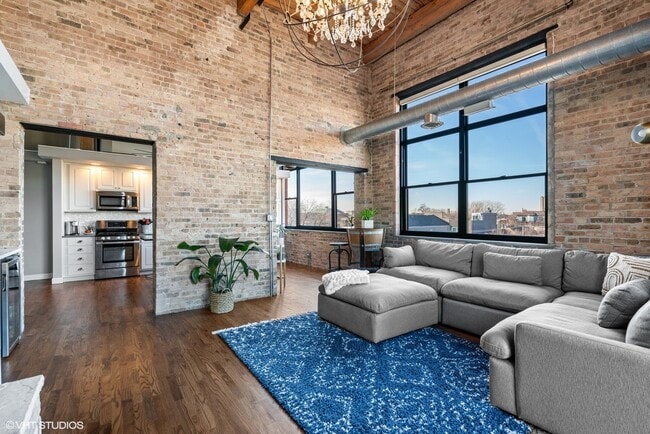 Building Photo - 1259 N Wood St