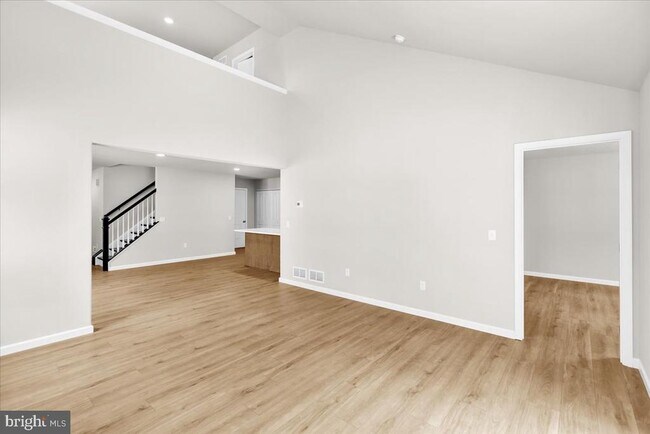 Building Photo - 2450 Jefferson Ave