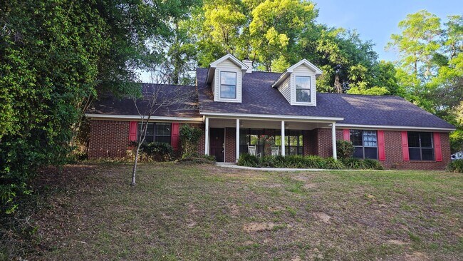 Building Photo - Beautiful Large home off of Mahan