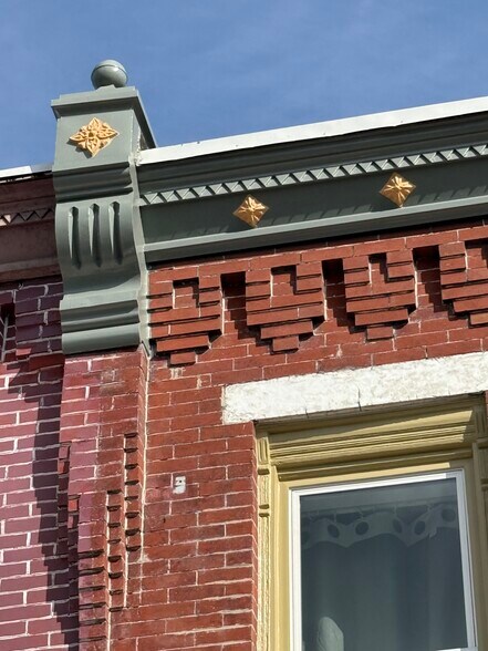 Building Photo - 2851 Boudinot St