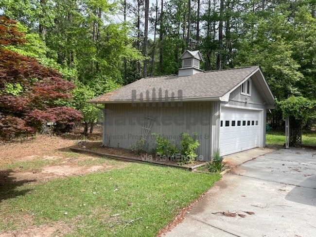 Building Photo - 100 Sandown Dr