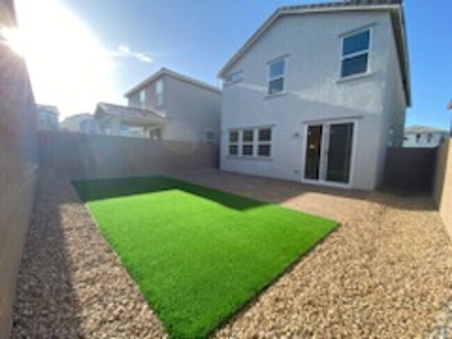 Building Photo - Gorgeous 4 bedroom ENERGY STAR certified 2...